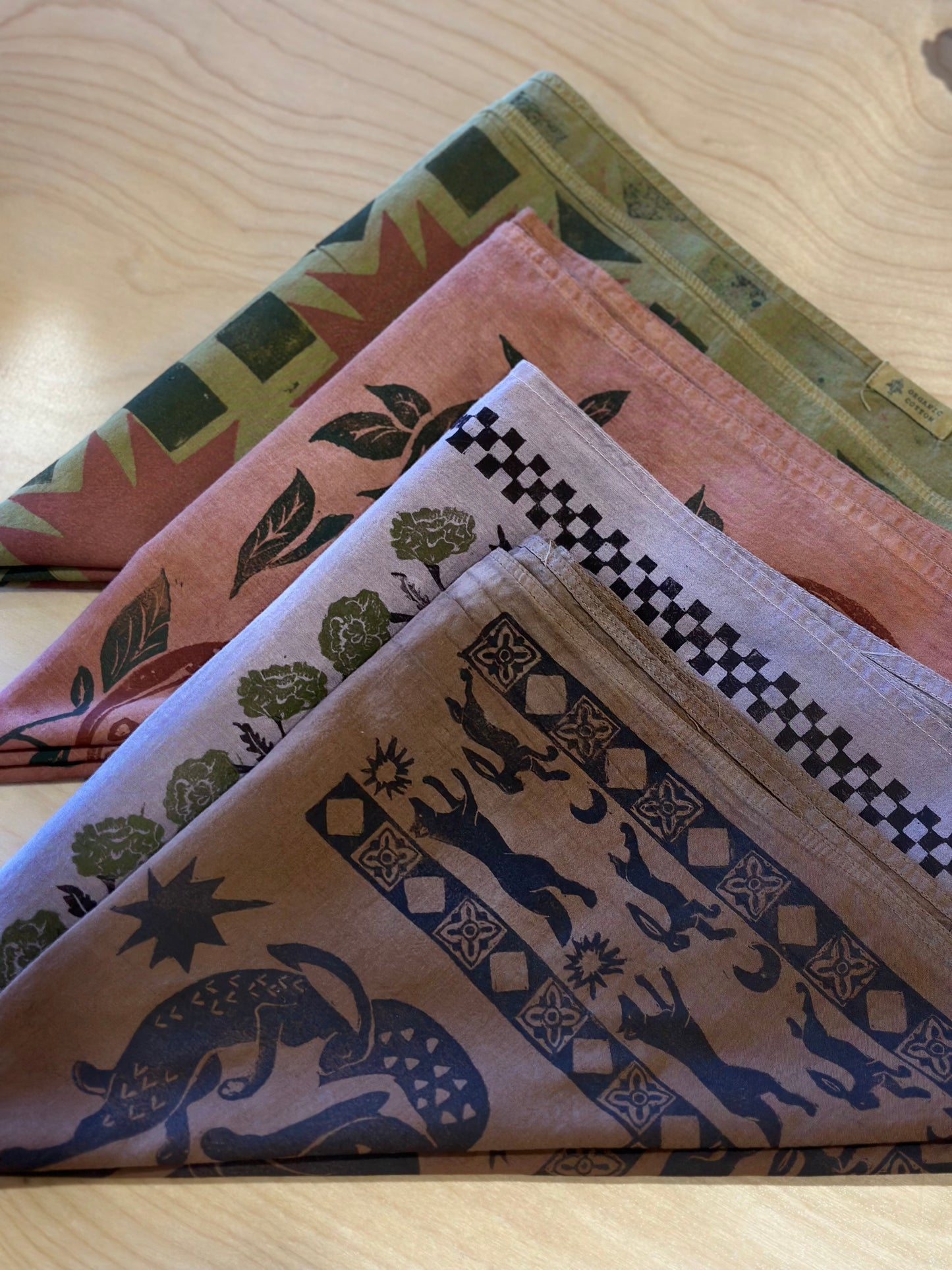 Hand-dyed bandana - Pomegranate