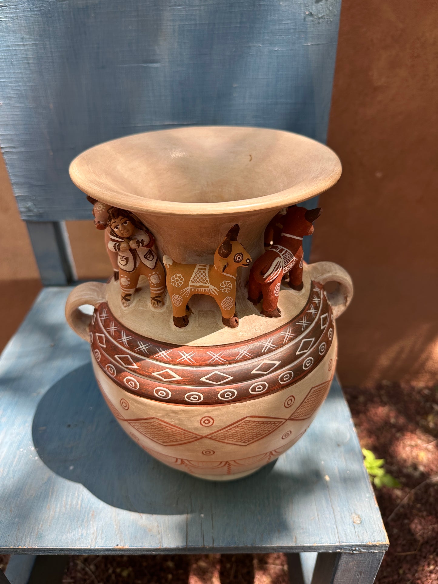 Large Vase - family with animals
