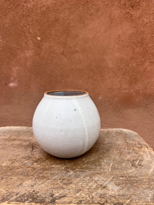 White globe vase - Stoneware