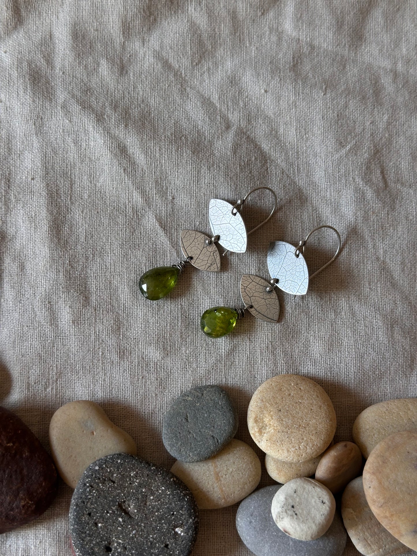 Connected leaves with Diopside dangle earrings - Sterling Silver