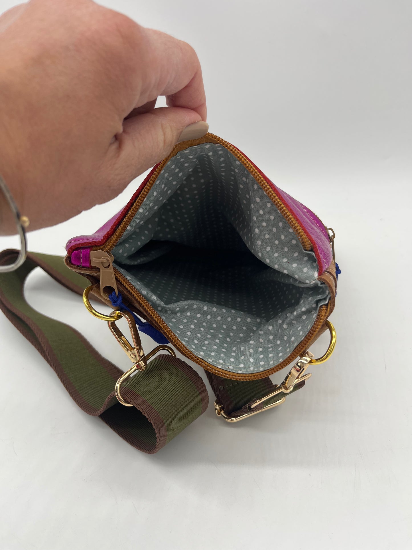 Small Crossbody Bag ~ multicolor ~ brown zipper