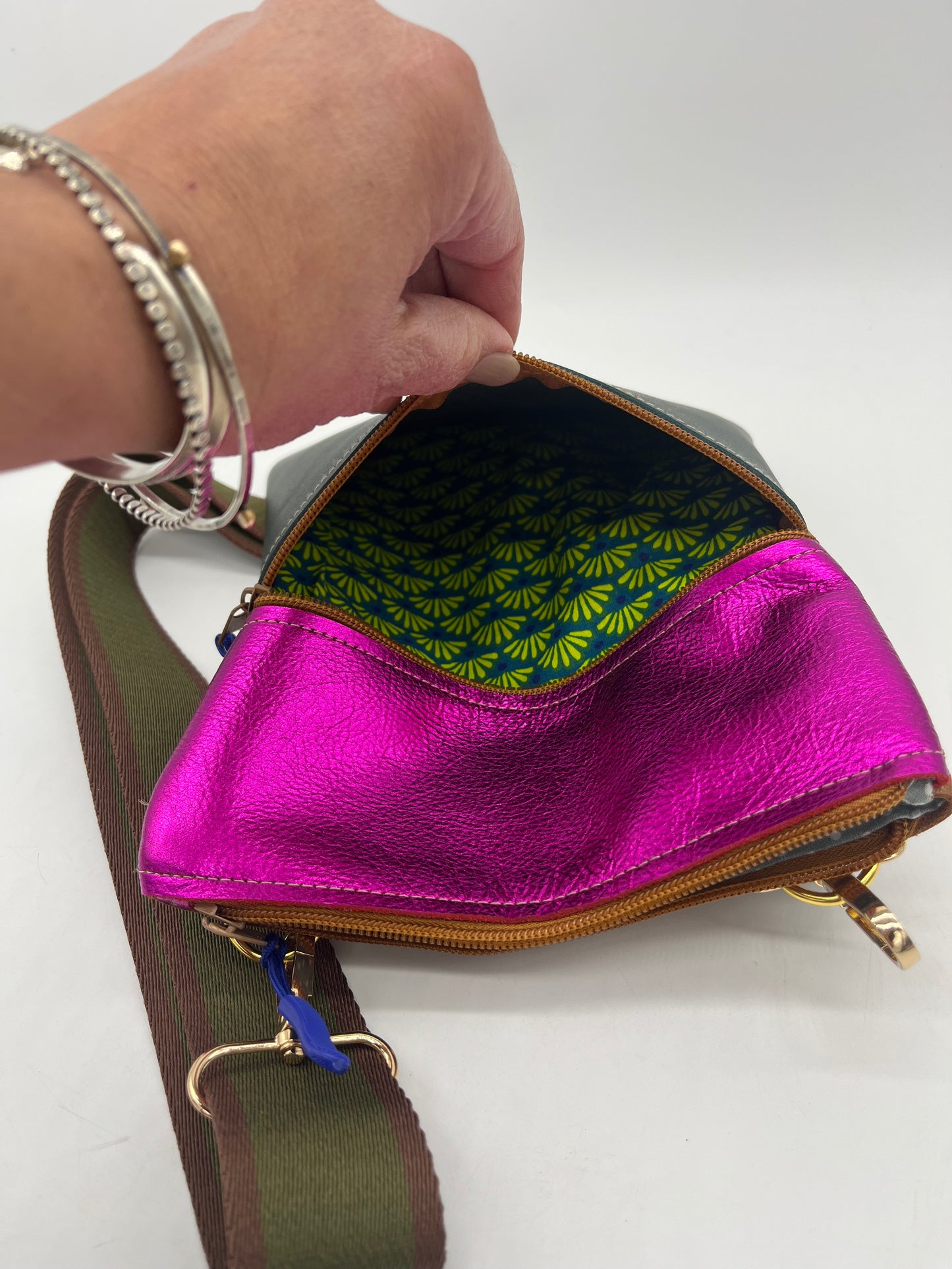 Small Crossbody Bag ~ multicolor ~ brown zipper