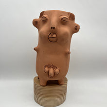 Load image into Gallery viewer, Patas cortas ~ Terracota face planter with legs ~ large
