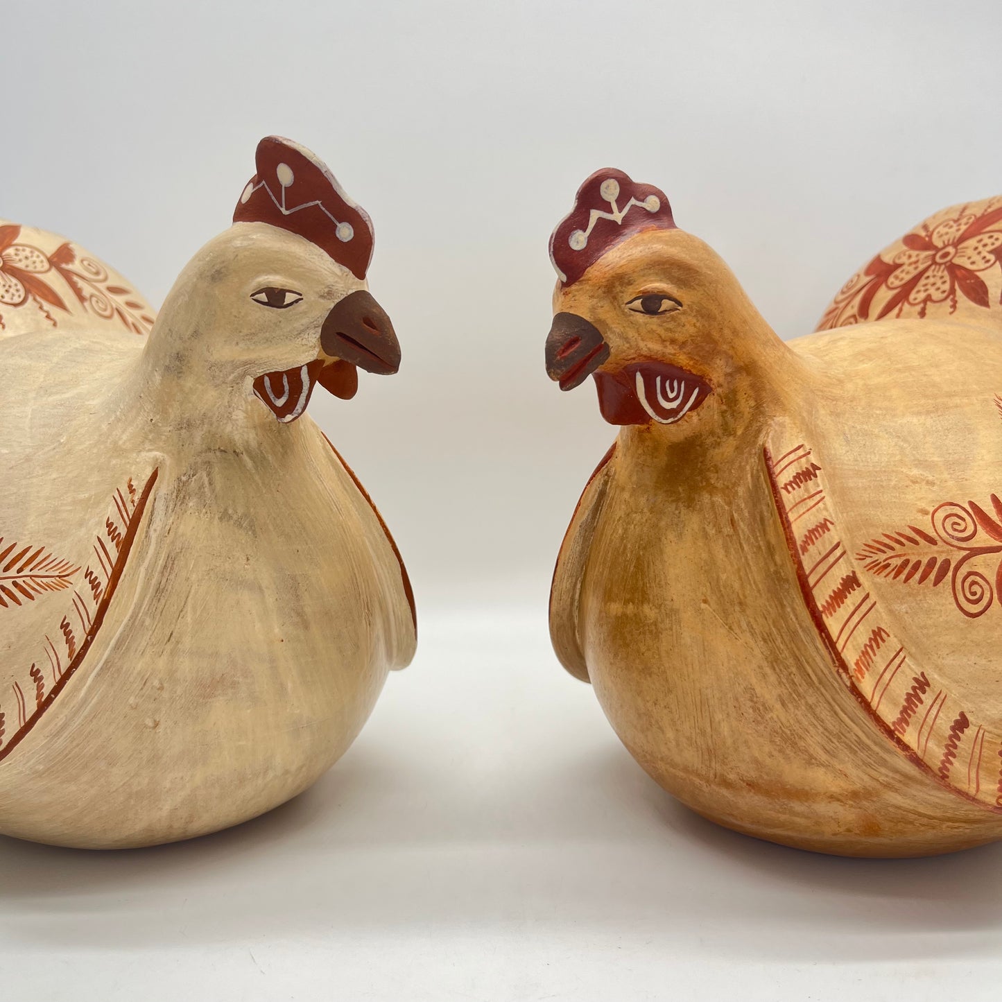 Hen- sand and red