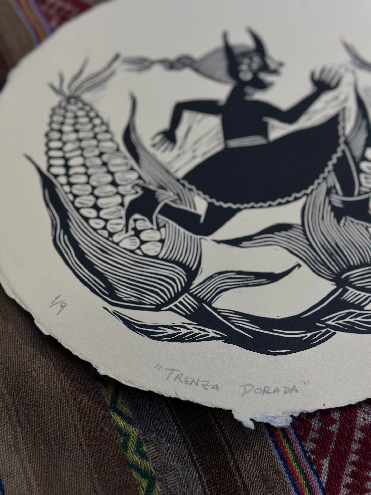 Trenza Dorada - Linocut Round Print