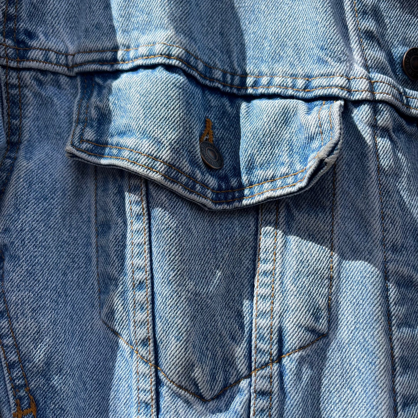 Vintage Levi’s jacket ~ Woman's Small