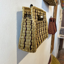 Load image into Gallery viewer, Hand Purse - Handwoven Junco from Peru

