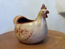 Load image into Gallery viewer, Hen bowl - eggs holder Red and Sand
