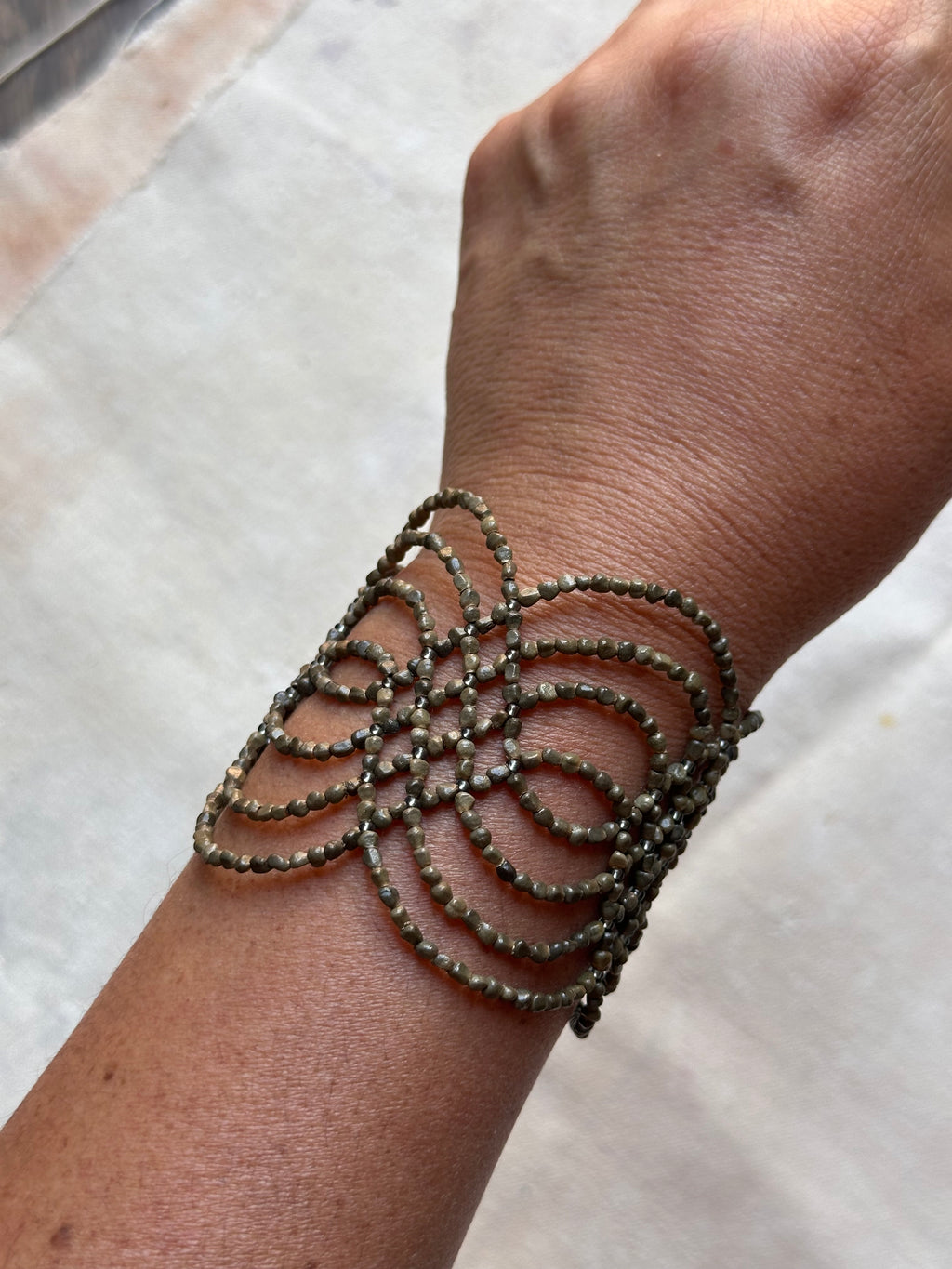 Bracelet Ikish - gray ~ Amazonian Seeds