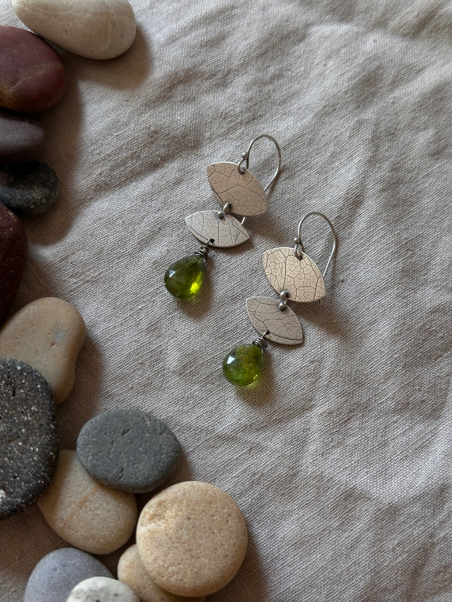 Connected leaves with Diopside dangle earrings - Sterling Silver
