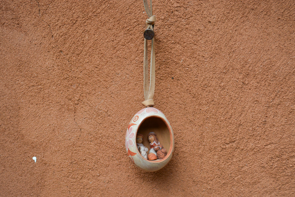 Egg Ornamento ~  Nativity scene