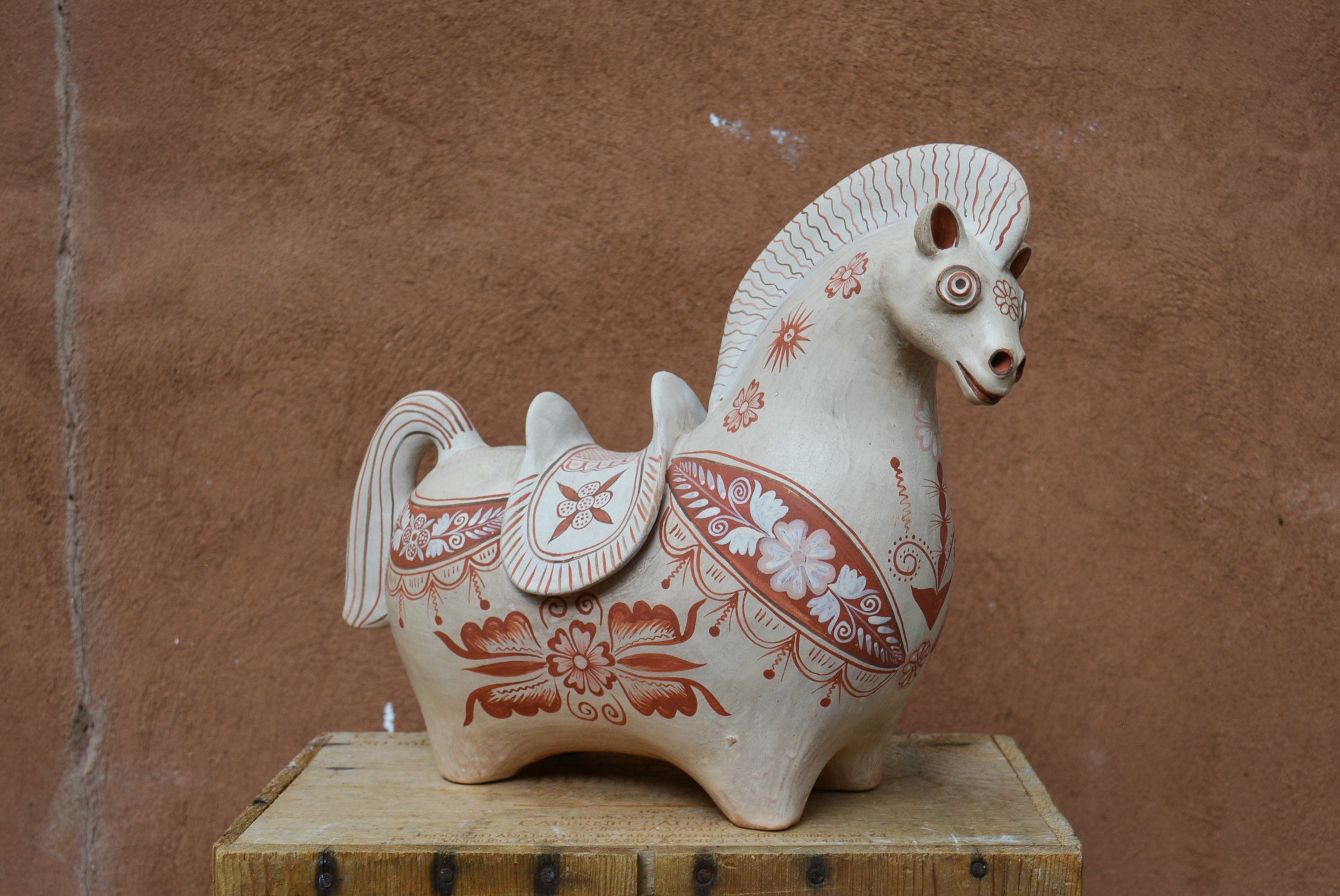 Horse - Red and cream