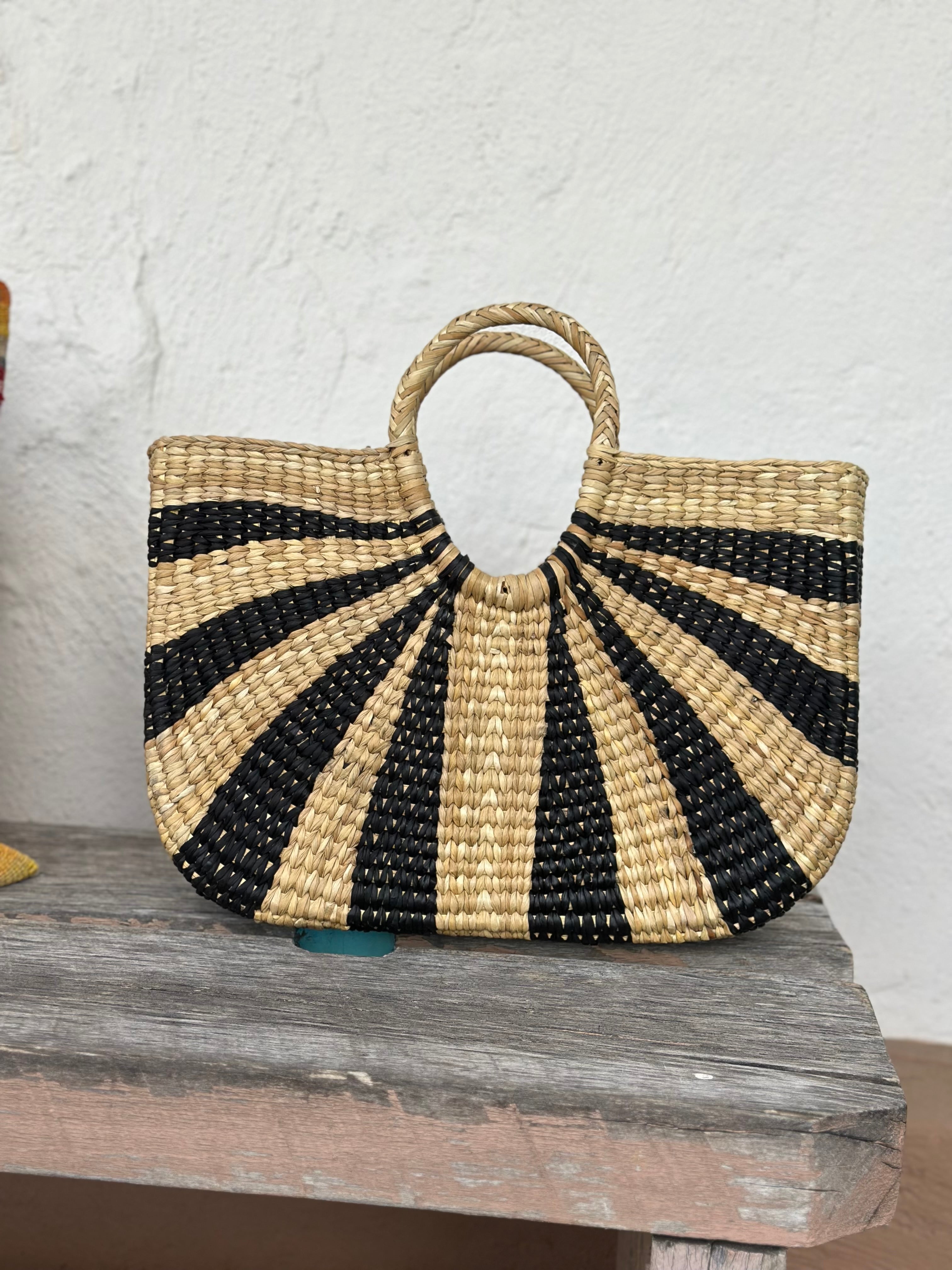 Handbag - natural and black