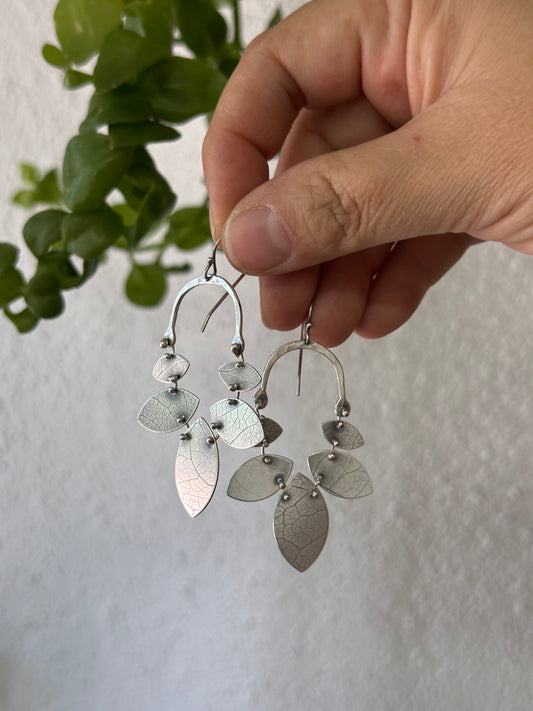 Connected leaves Oval earrings - Sterling Silver