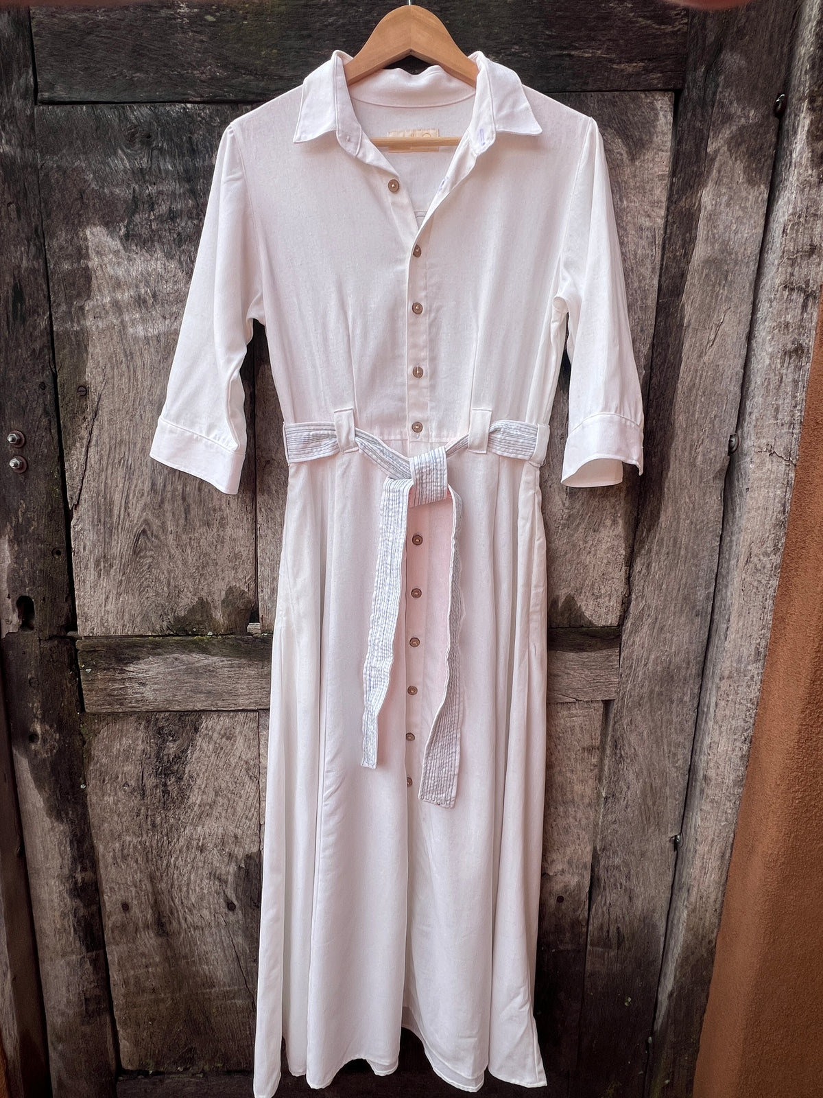 Buttoned Dress - White Linen - 3/4 Sleeve