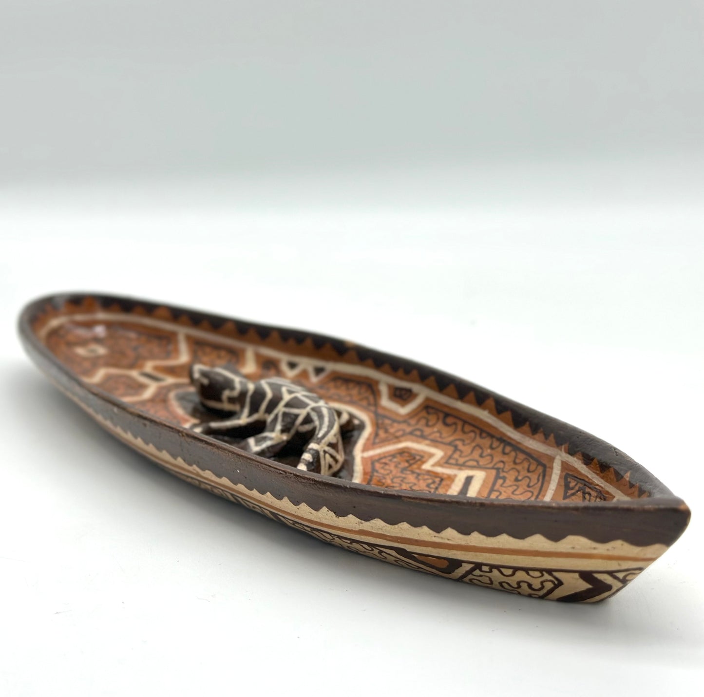 Canoe with caiman ~ platter