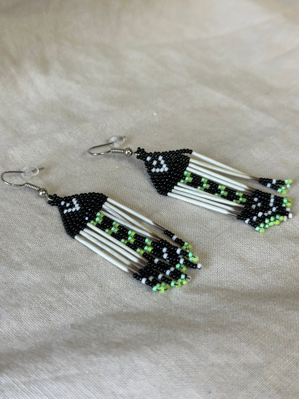 Beaded earrings - black & green - Porcupine Quills