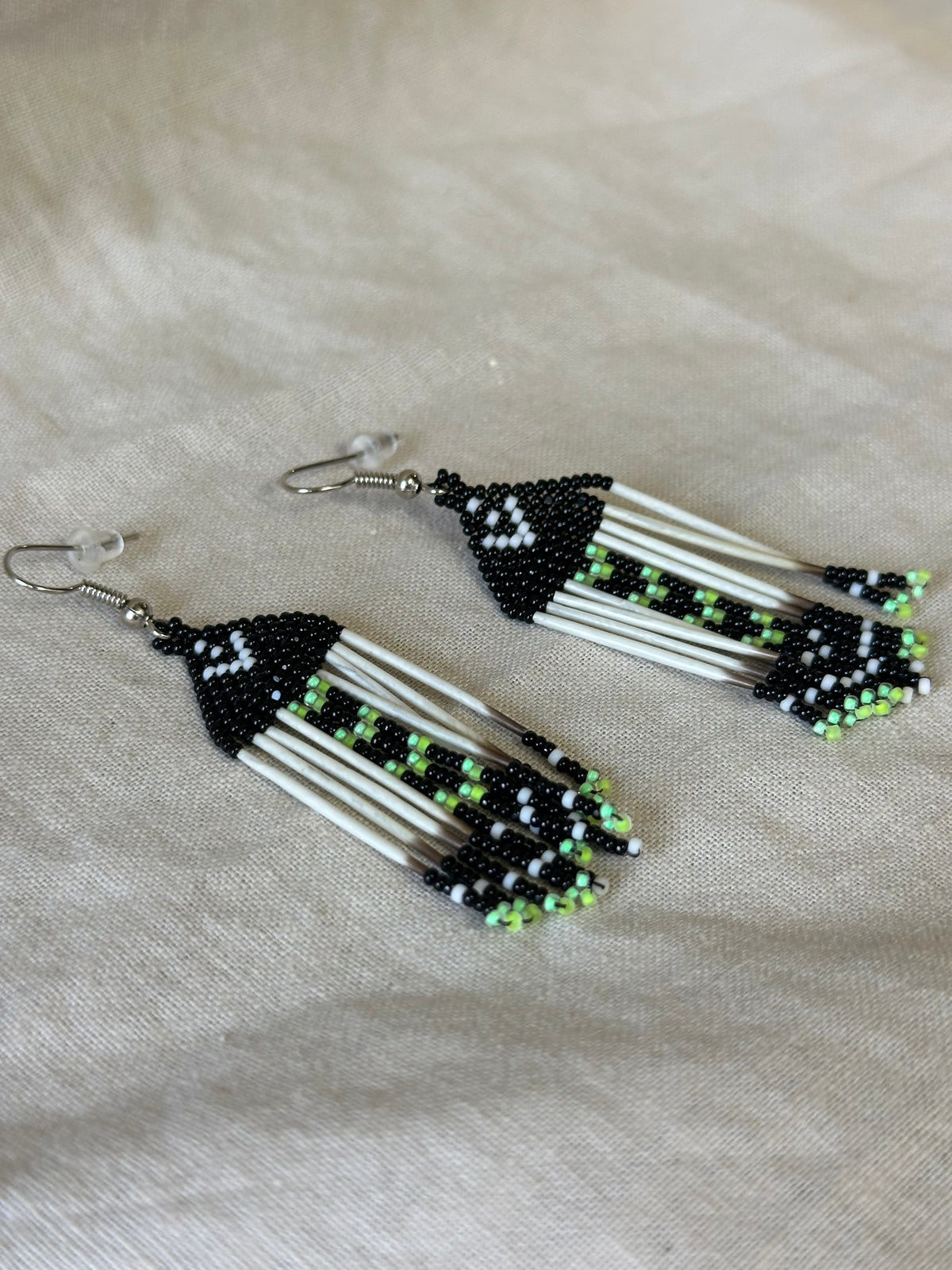 Beaded earrings - black & green - Porcupine Quills