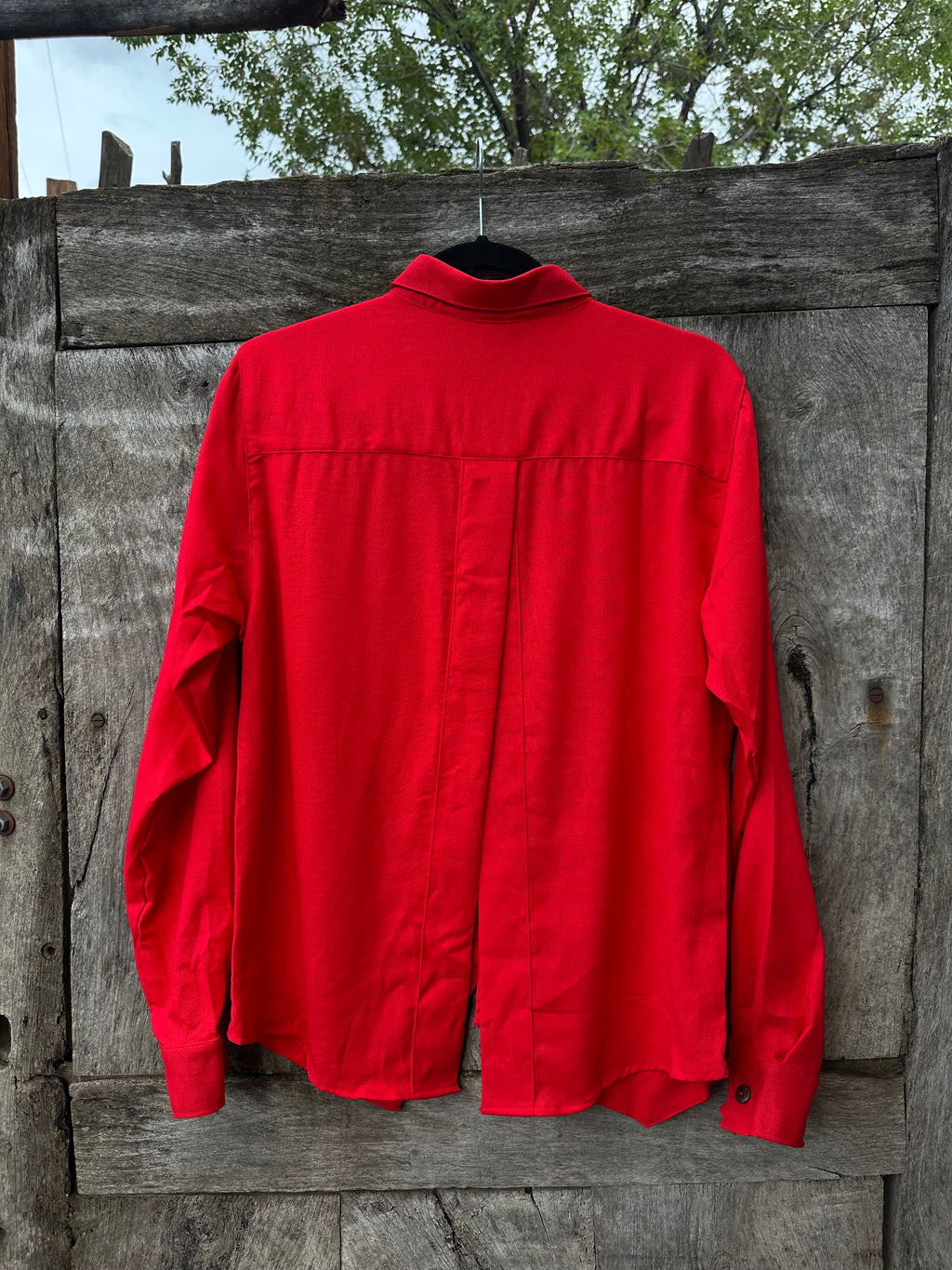 Kimono-Inspired Collared Shirt Open Back - Red Linen