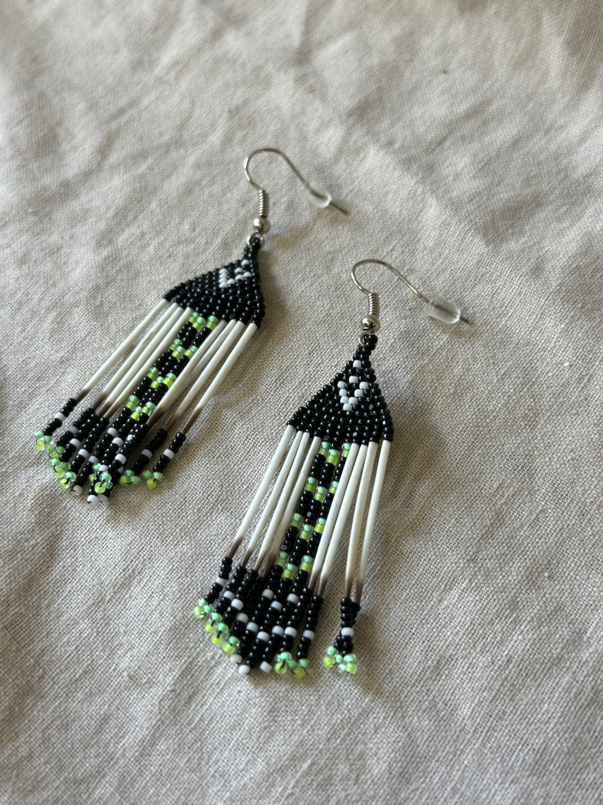 Beaded earrings - black & green - Porcupine Quills