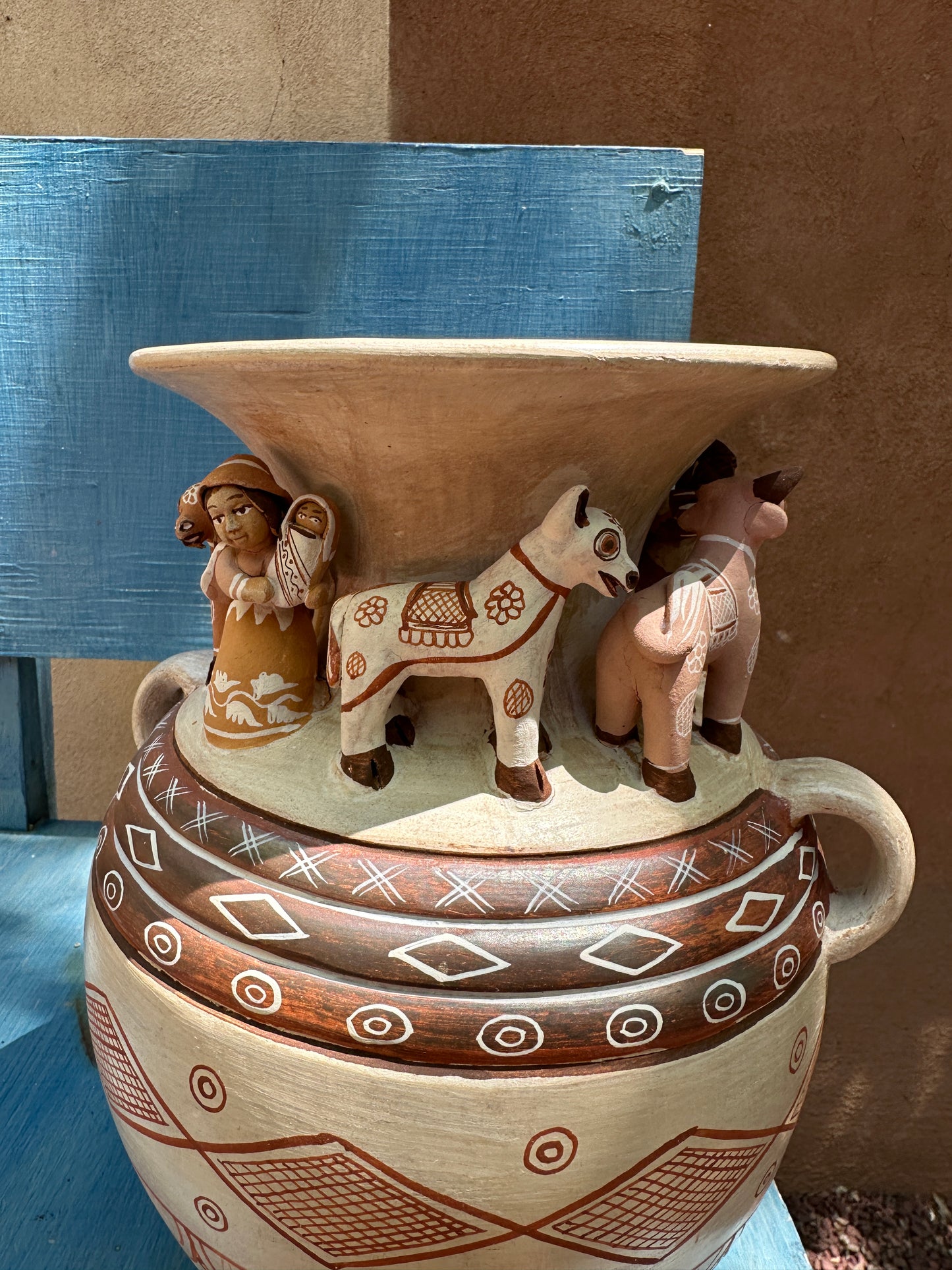 Large Vase - family with animals