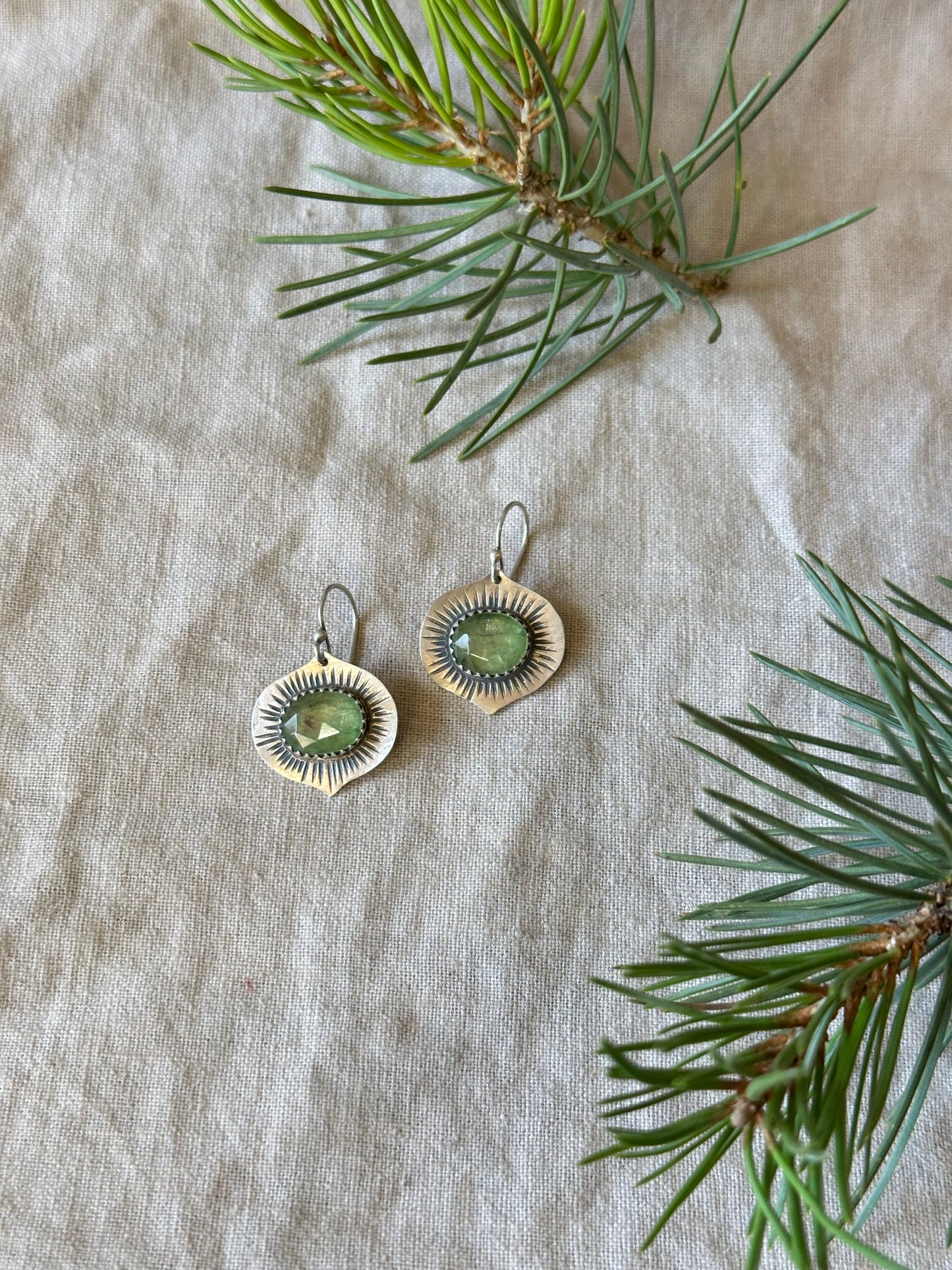 Green Kyanite Leaf earrings - Sterling Silver