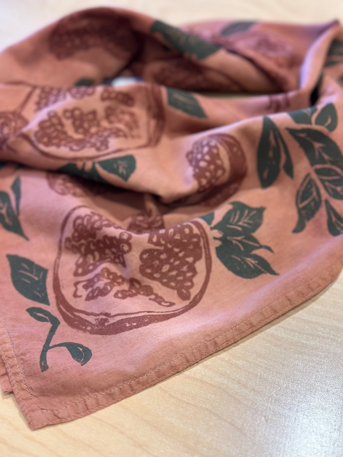 Hand-dyed bandana - Pomegranate