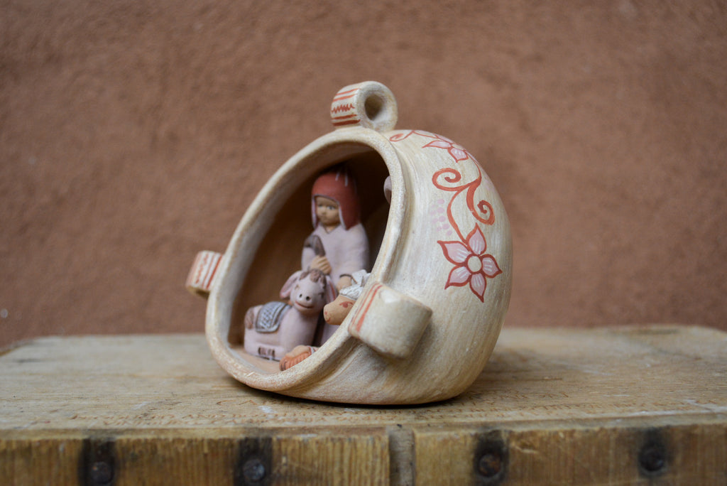 Pot ~ Nativity Scene