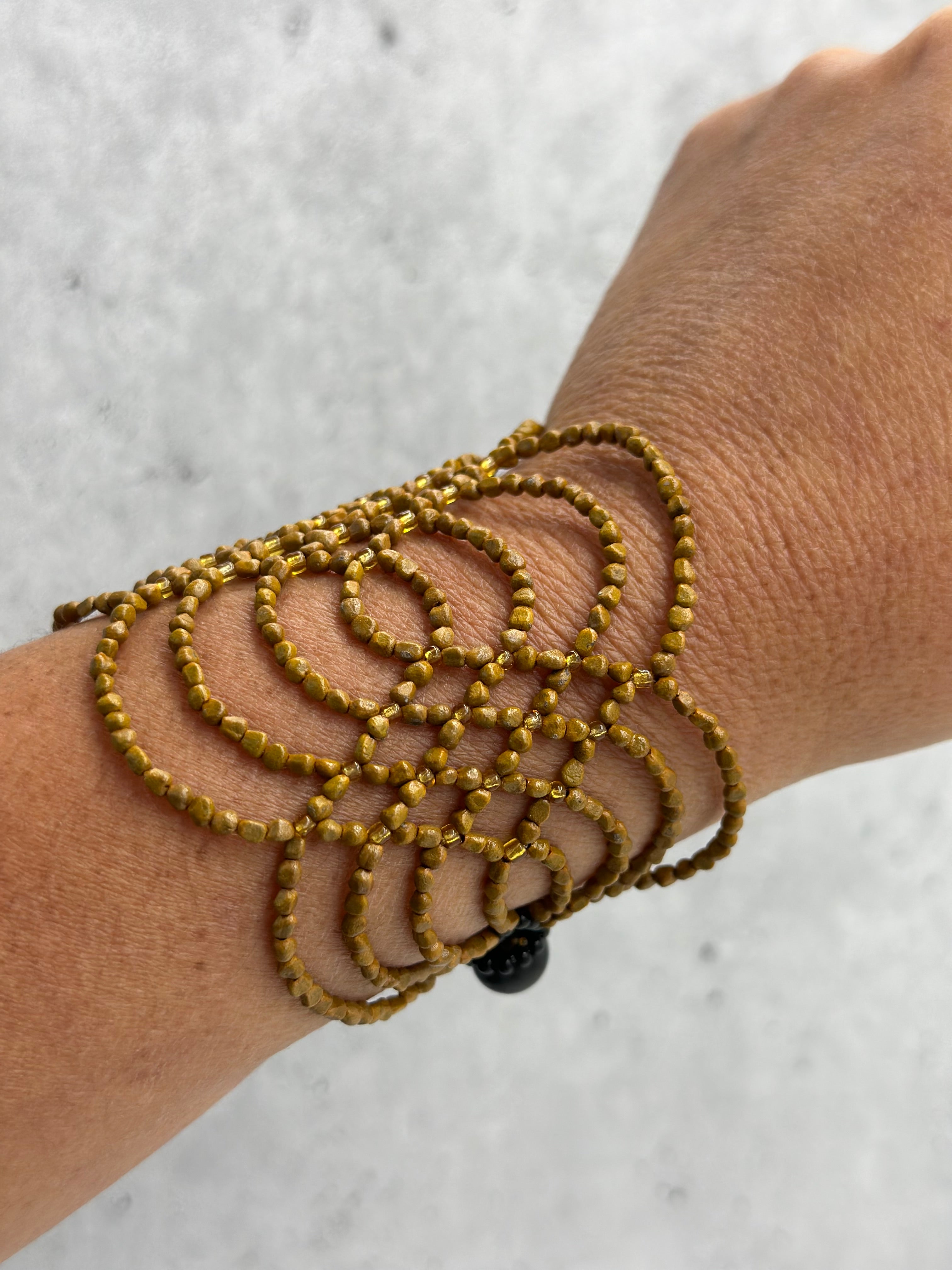 Bracelet Ikish - Mustard - Amazonian Seeds