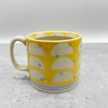Load image into Gallery viewer, Yellow and White mug - Porcelain
