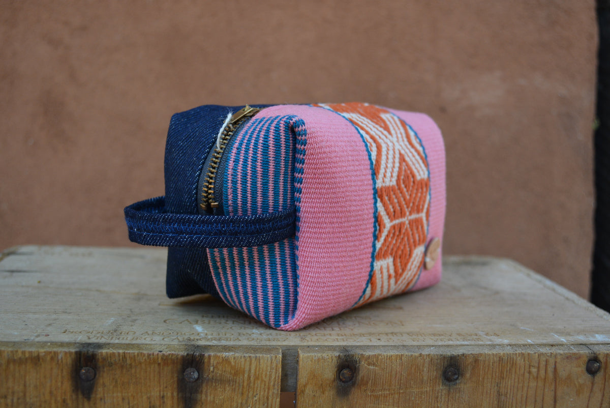 Small cosmetics pouch ~ Patacancha