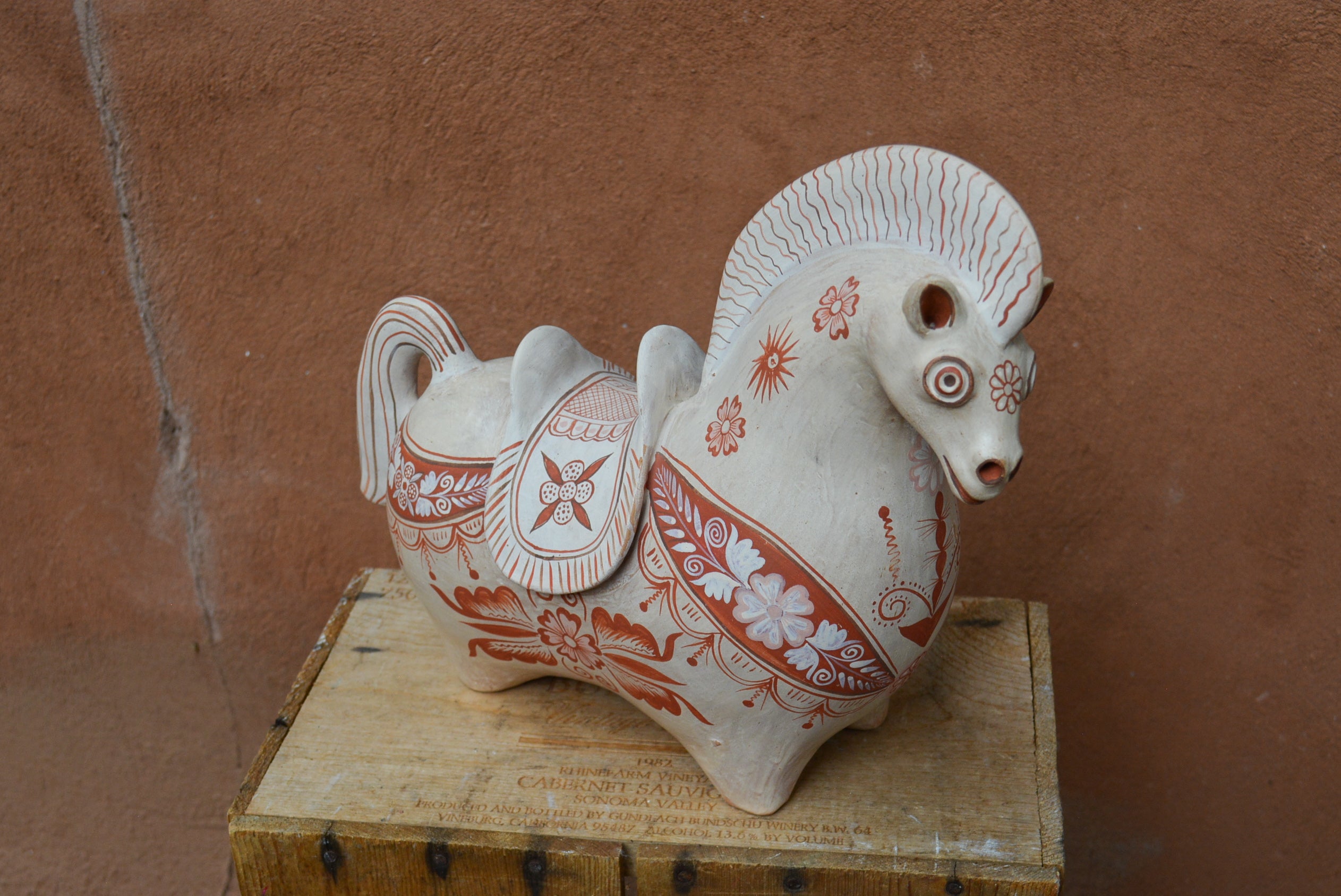 Horse - Red and cream