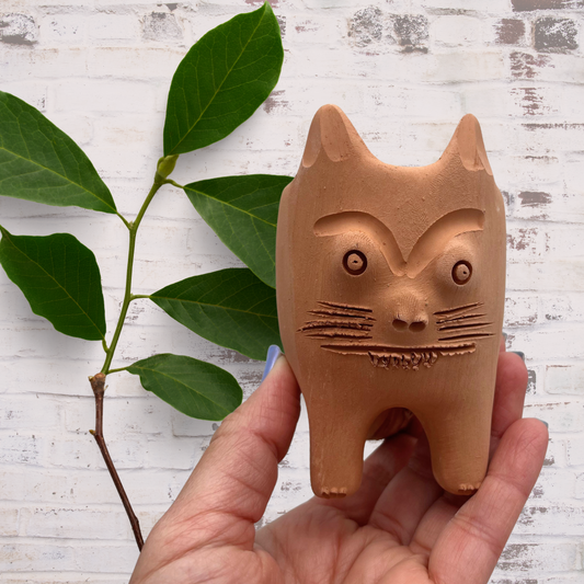 El Gato Terracota planter