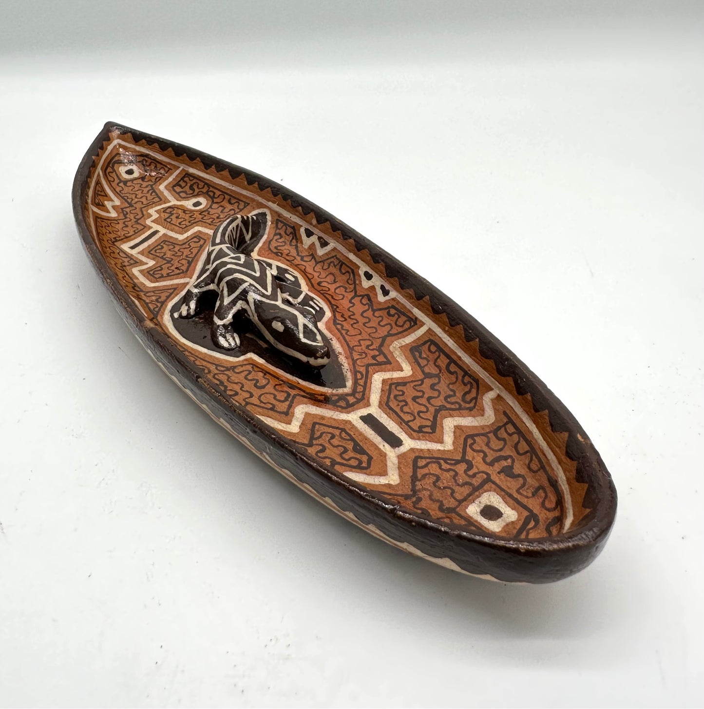 Canoe with caiman ~ platter