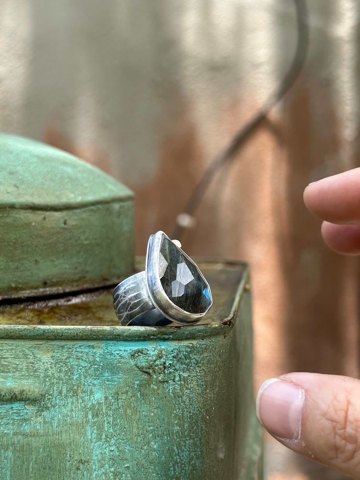 Flashy Labradorite Statement ring - Bold and Sturdy Sterling Silver Ring - 6.5