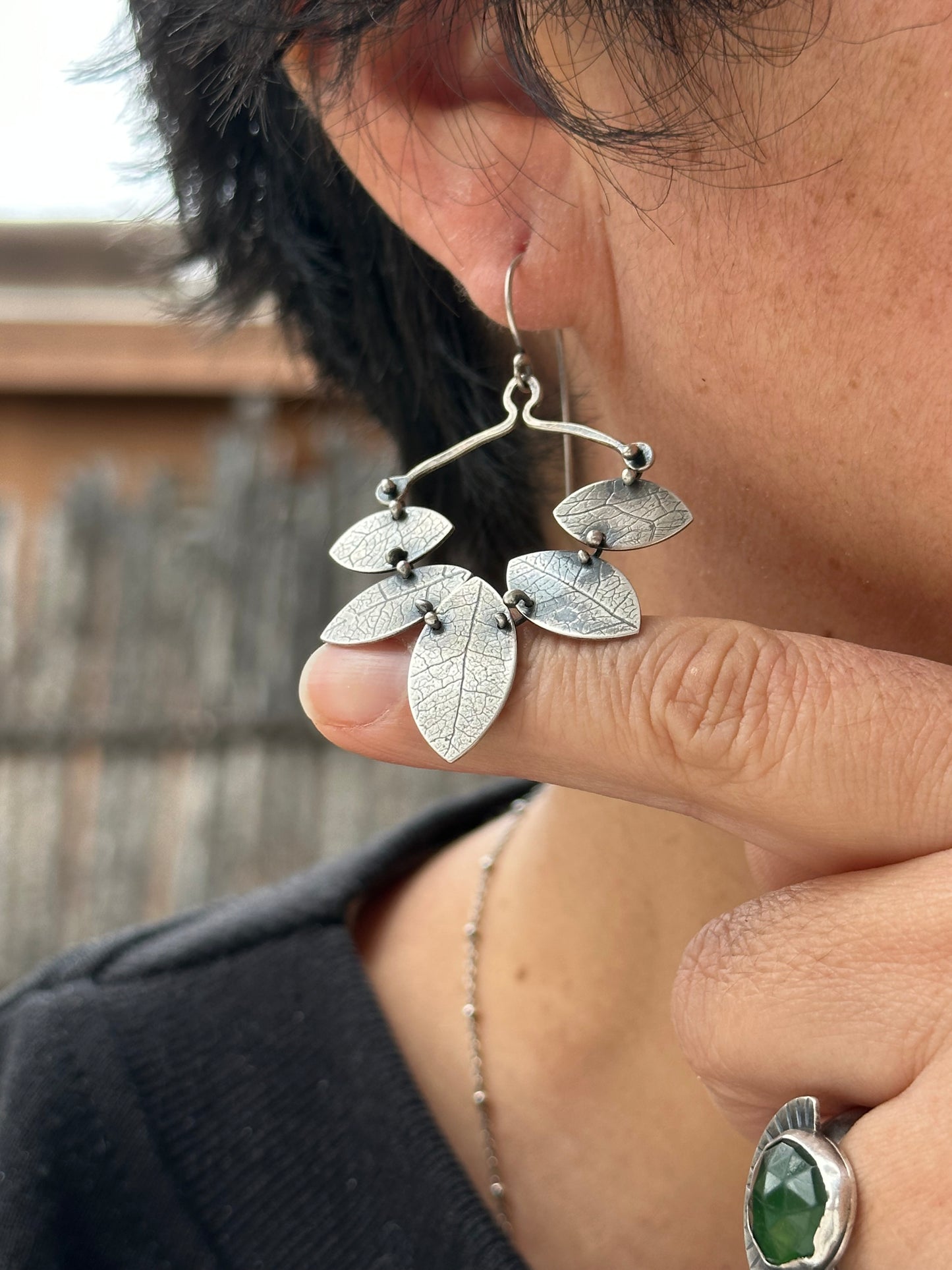 Connected leaves dangle earrings - Sterling Silver