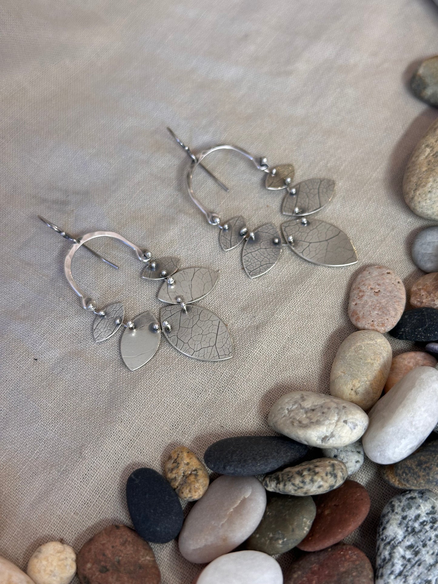 Connected leaves Oval earrings - Sterling Silver