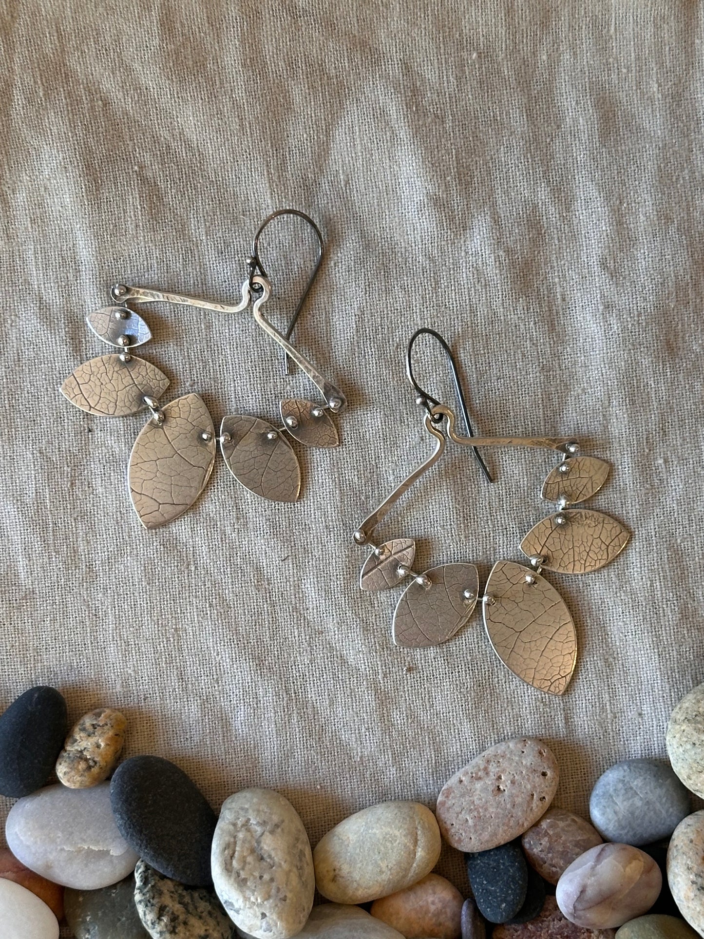 Connected leaves dangle earrings - Sterling Silver