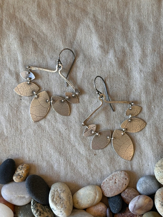 Connected leaves dangle earrings - Sterling Silver