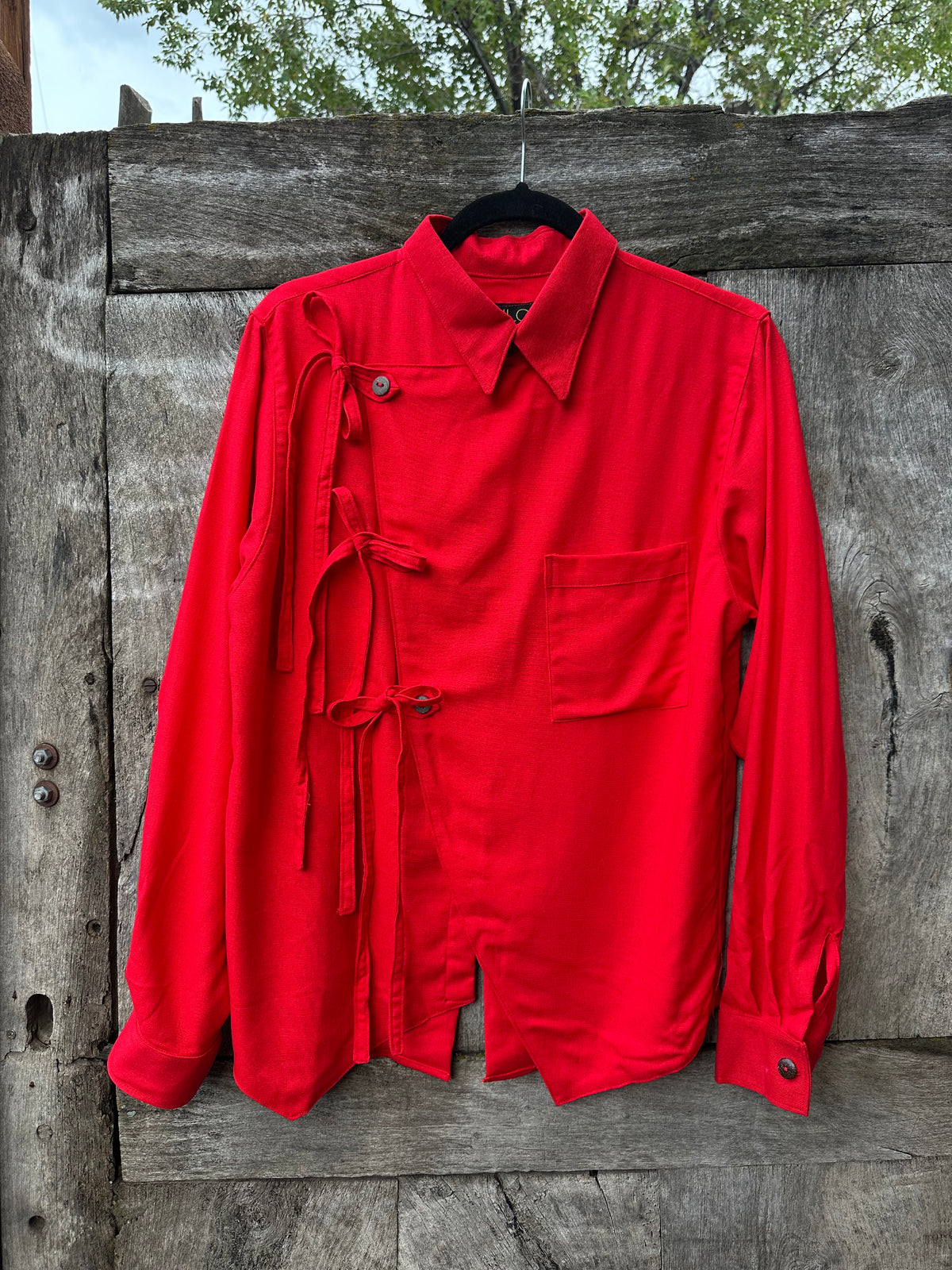 Kimono-Inspired Collared Shirt Open Back - Red Linen