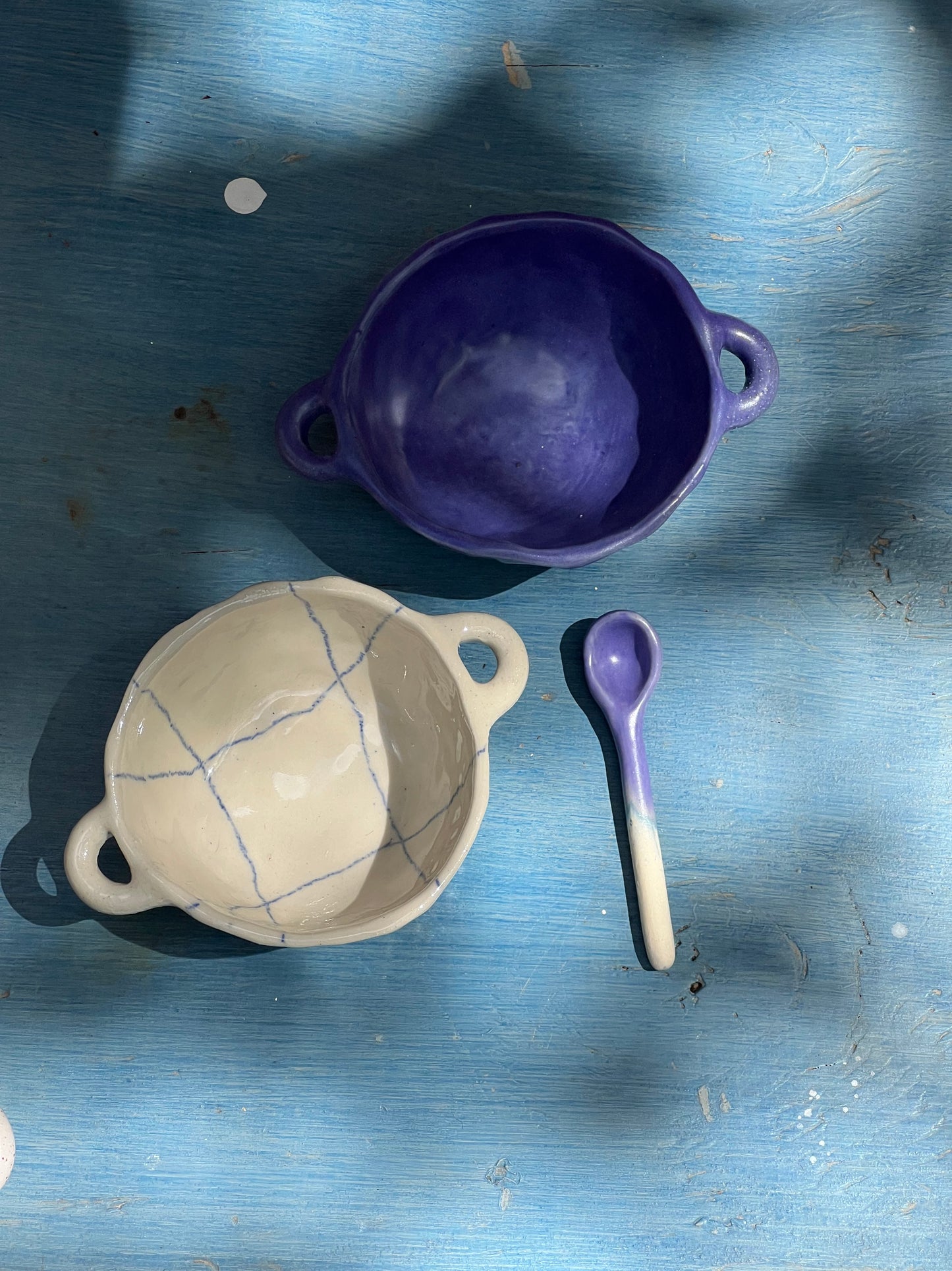 Assorted bowls with handles