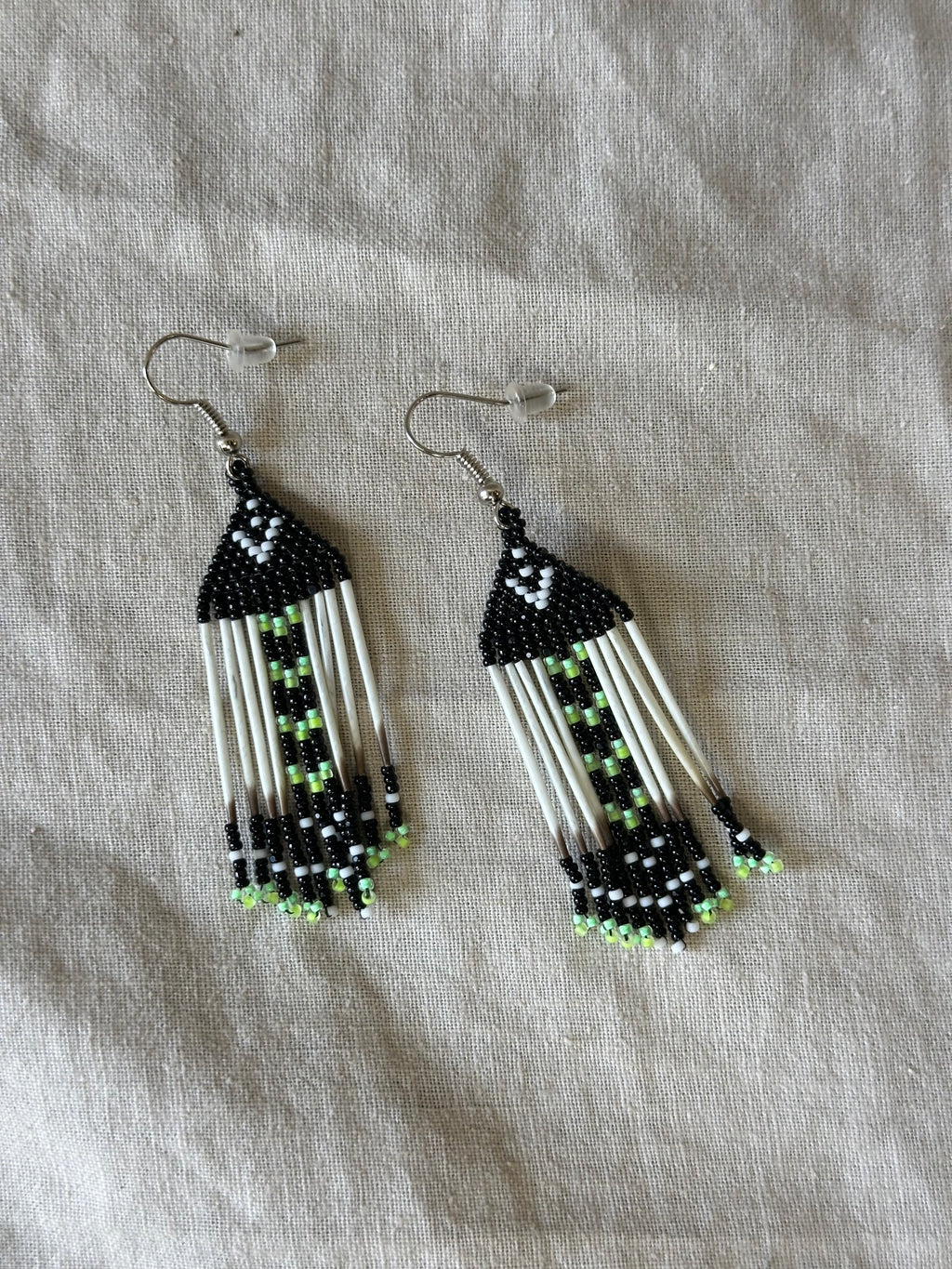 Beaded earrings - black & green - Porcupine Quills
