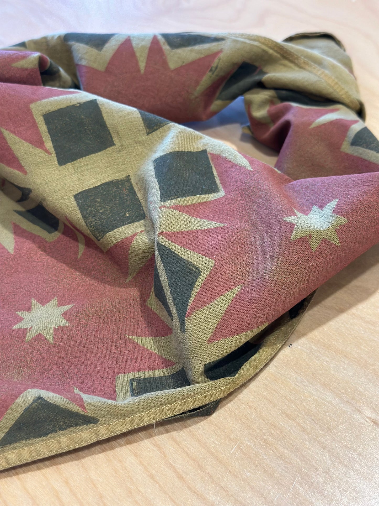 Hand-dyed bandana - Tile