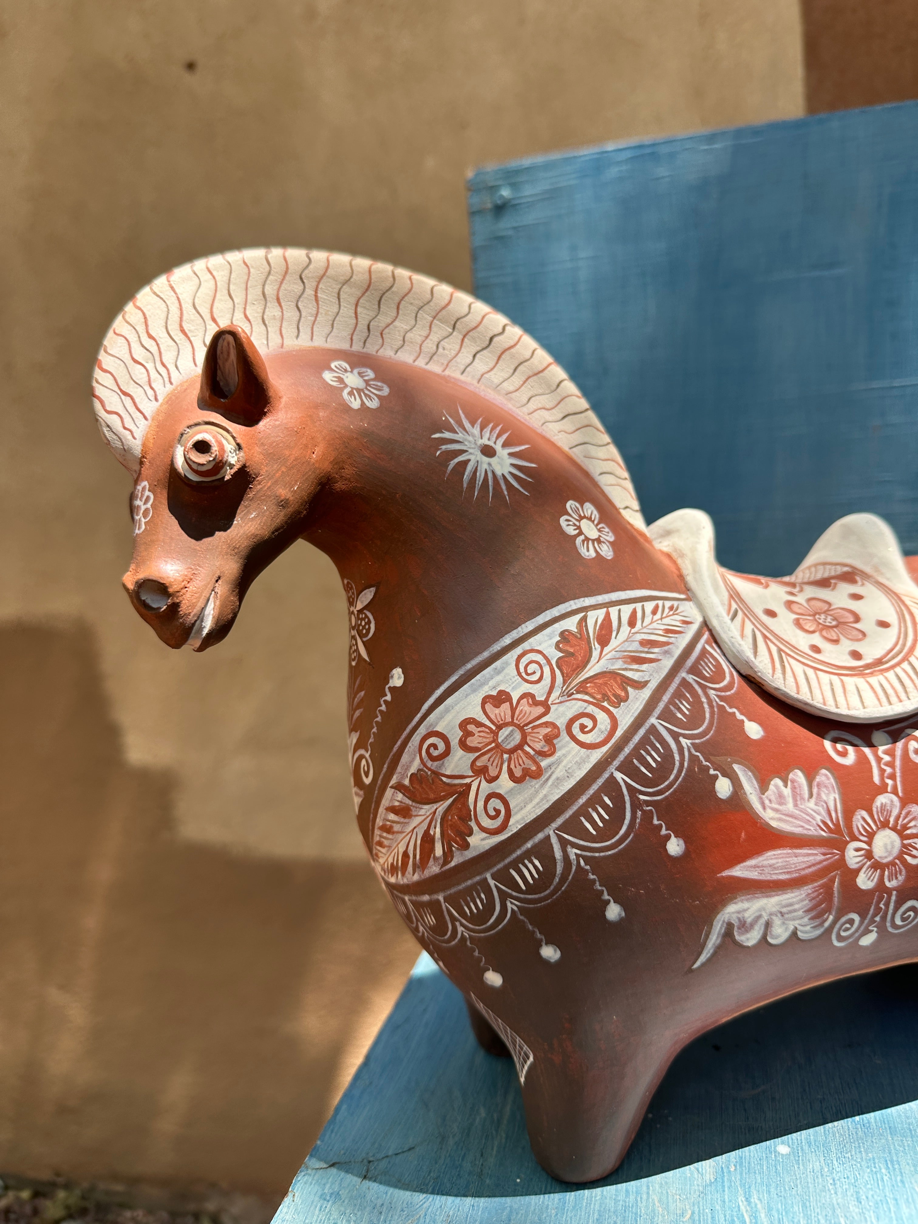 Horse - Red and cream