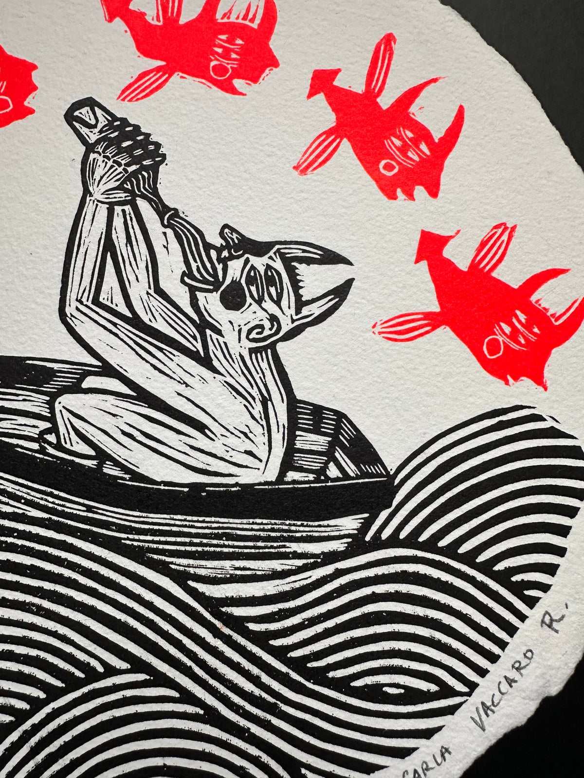 Desfilan Las Penas Guardadas- Linocut Round Print