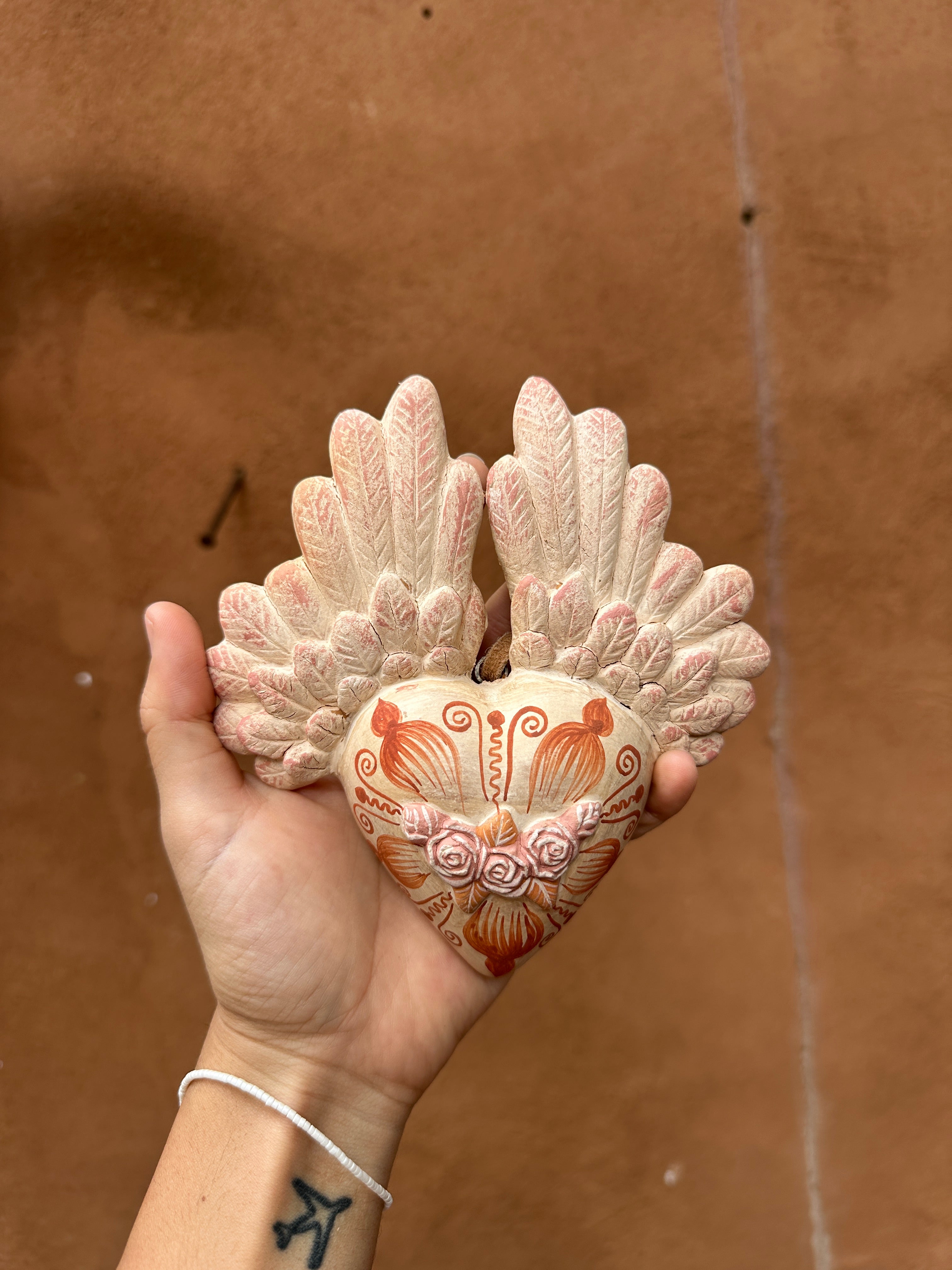 Corazon con alas ~ red & sand