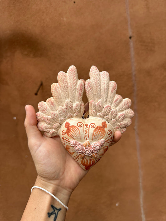 Corazon con alas ~ red & sand