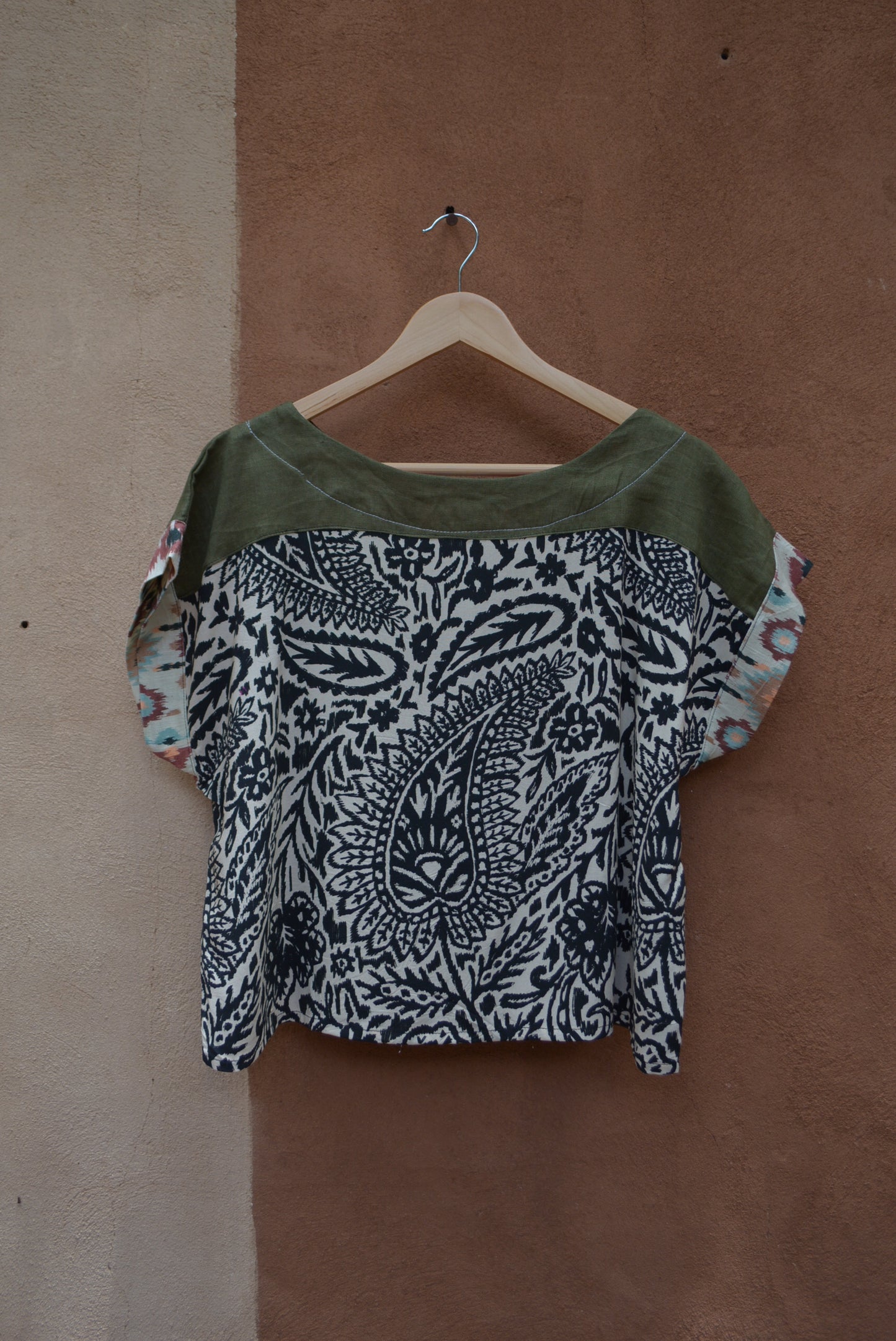 Screenprinted Box top ~ M ~ 100% Raw cotton blend