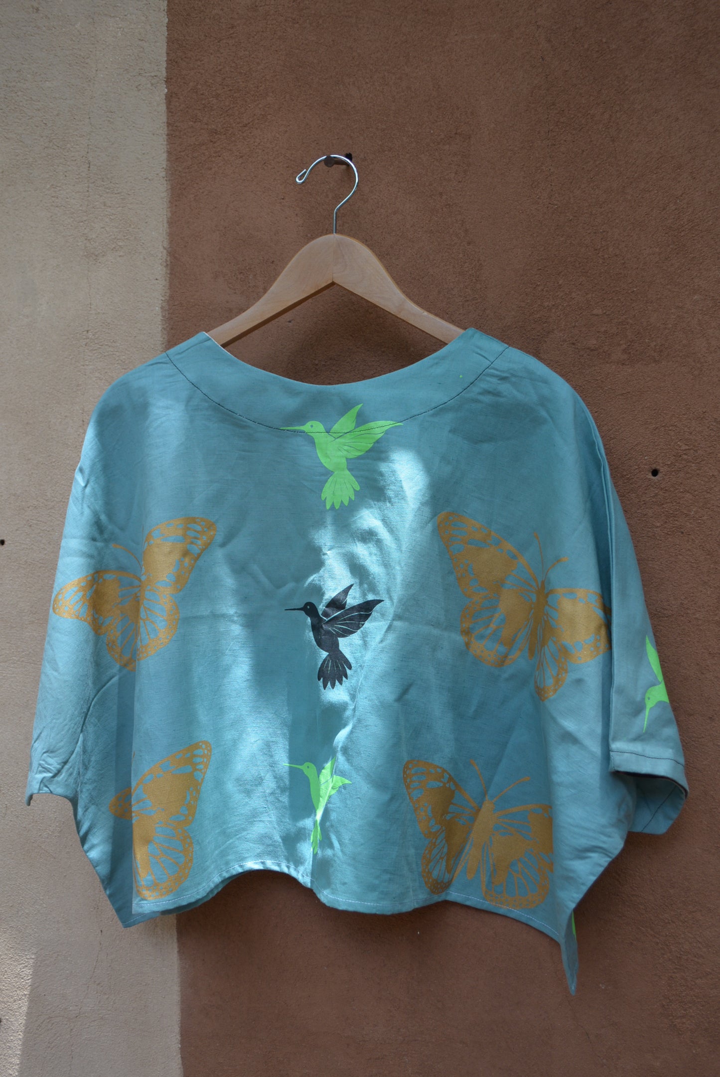 Screenprinted Drapped Top ~ M ~ 100% Raw cotton blend