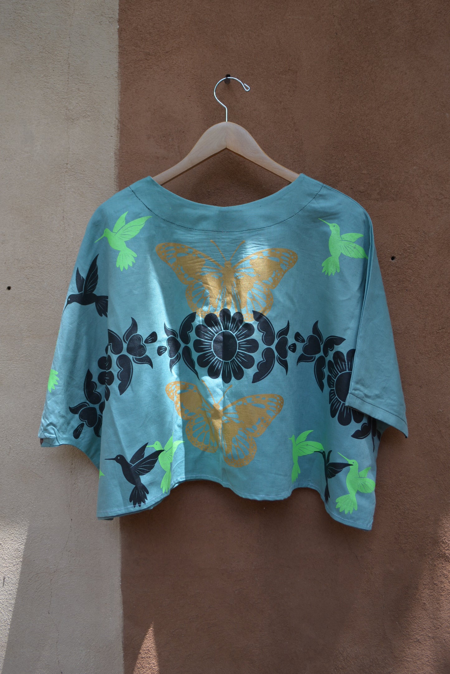 Screenprinted Drapped Top ~ M ~ 100% Raw cotton blend